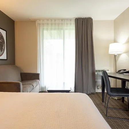 Ramada By Wyndham Ottawa On The Rideau Hotel Exterior photo