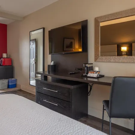 Ramada By Wyndham Ottawa On The Rideau Hotel Exterior photo