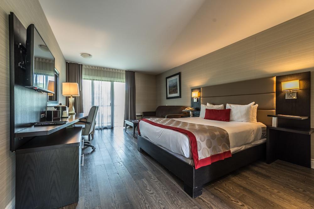 Ramada By Wyndham On The Rideau Hotel 3*